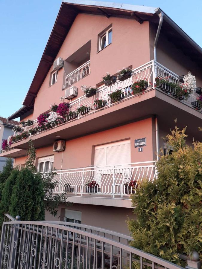 סוקו בניה M Apartments מראה חיצוני תמונה